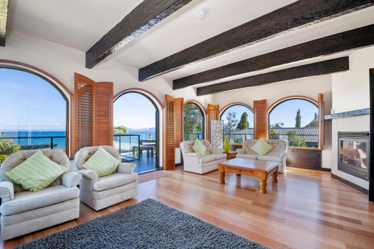 Lakefront Villa - Waitahanui Holiday Home Ngoại thất bức ảnh