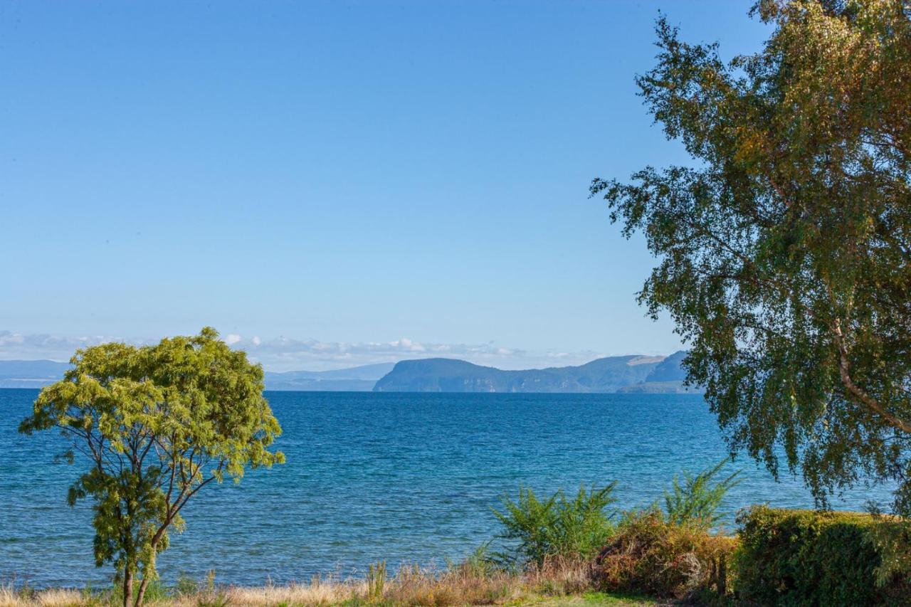 Lakefront Villa - Waitahanui Holiday Home Ngoại thất bức ảnh