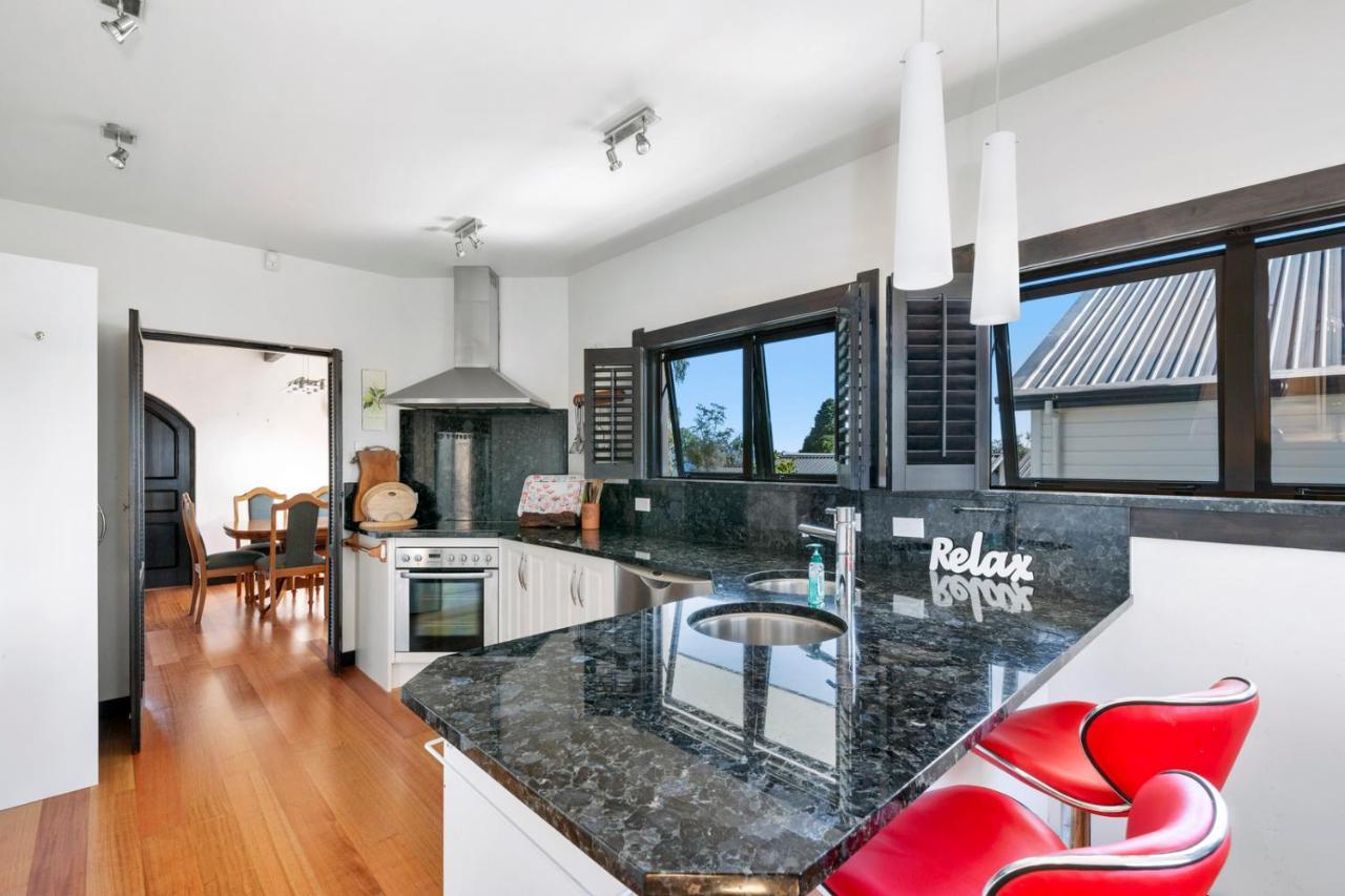 Lakefront Villa - Waitahanui Holiday Home Ngoại thất bức ảnh