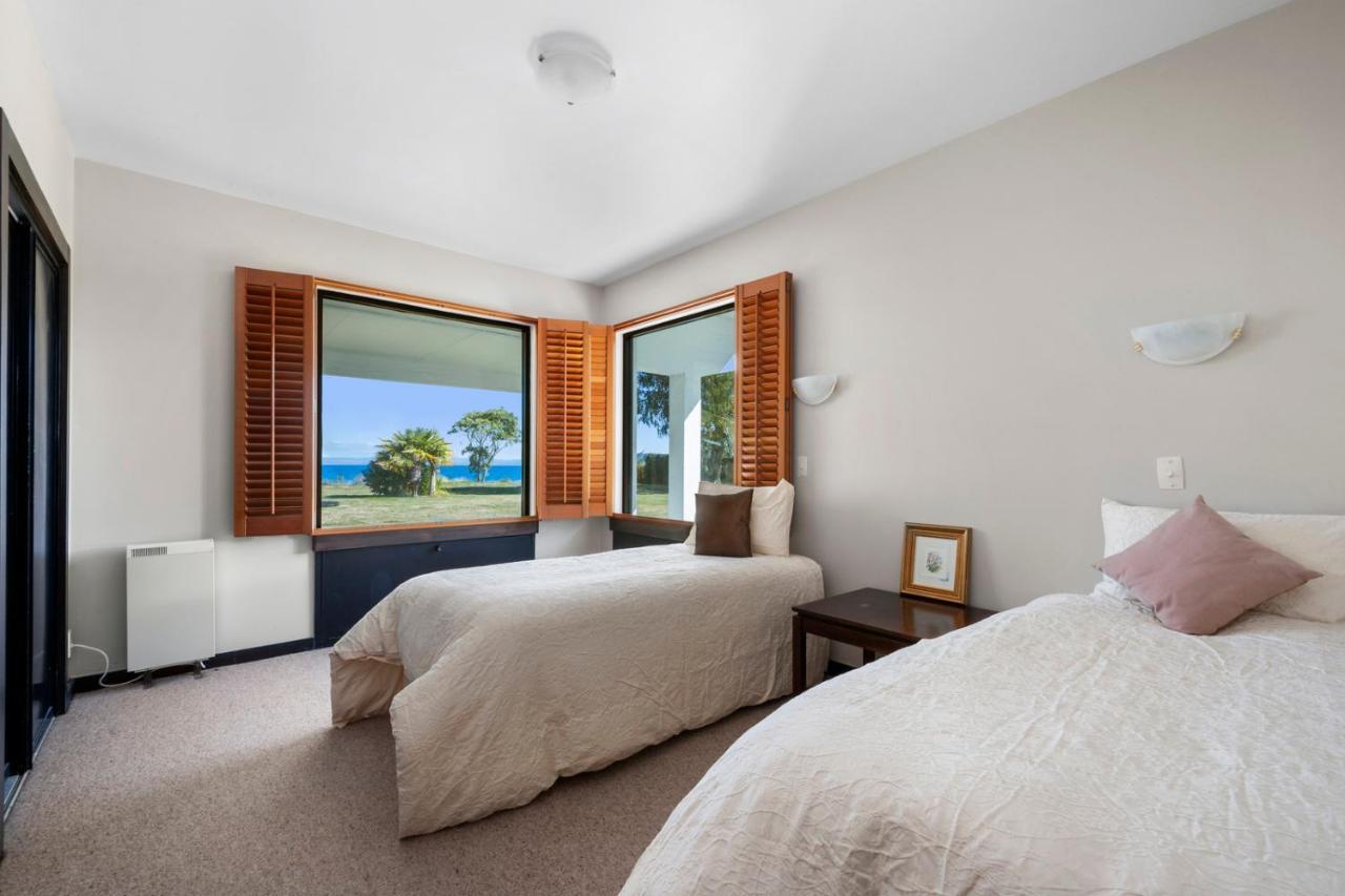 Lakefront Villa - Waitahanui Holiday Home Ngoại thất bức ảnh