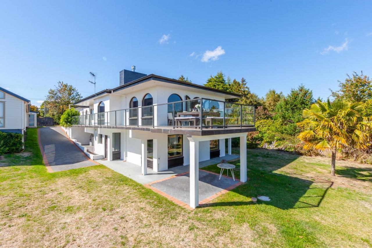 Lakefront Villa - Waitahanui Holiday Home Ngoại thất bức ảnh